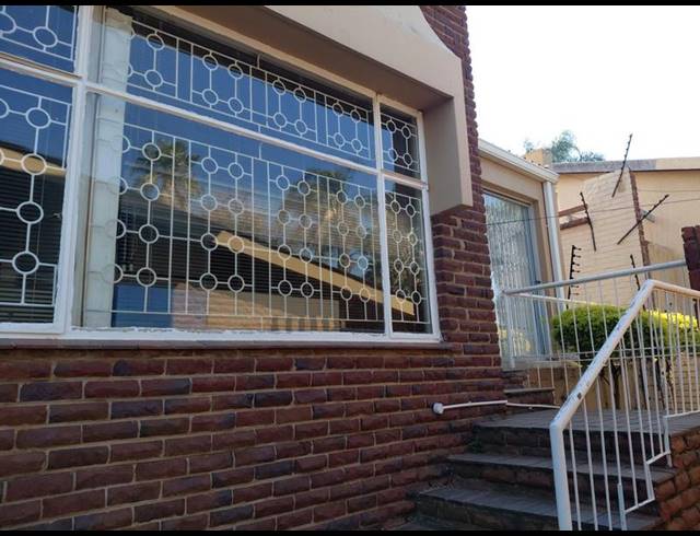 4 BEDROOM HOUSE FOR SALE IN OBSERVATORY
